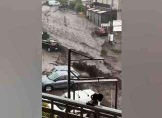 Nubifragio ad Avellino: Strade allagate a Baiano – Video del fiume d’acqua news-27082024-233908