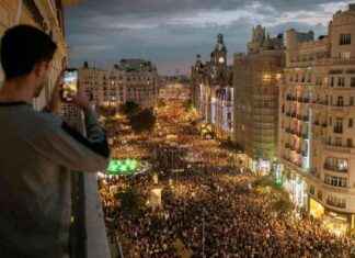 Proteste a Valencia: Decine di migliaia chiedono le dimissioni del governatore Mazón news-09112024-221538