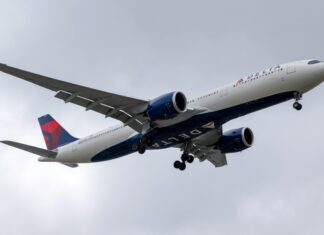 How Delta Flight DL275 Coordinated its LAX Diversion Delta Airlines, Delta Flight DL275, Flight DL275, Flight Diversions, Travel News, Airline Policies, LAX Diversion, Delta Flight DL275 Diverted LAX