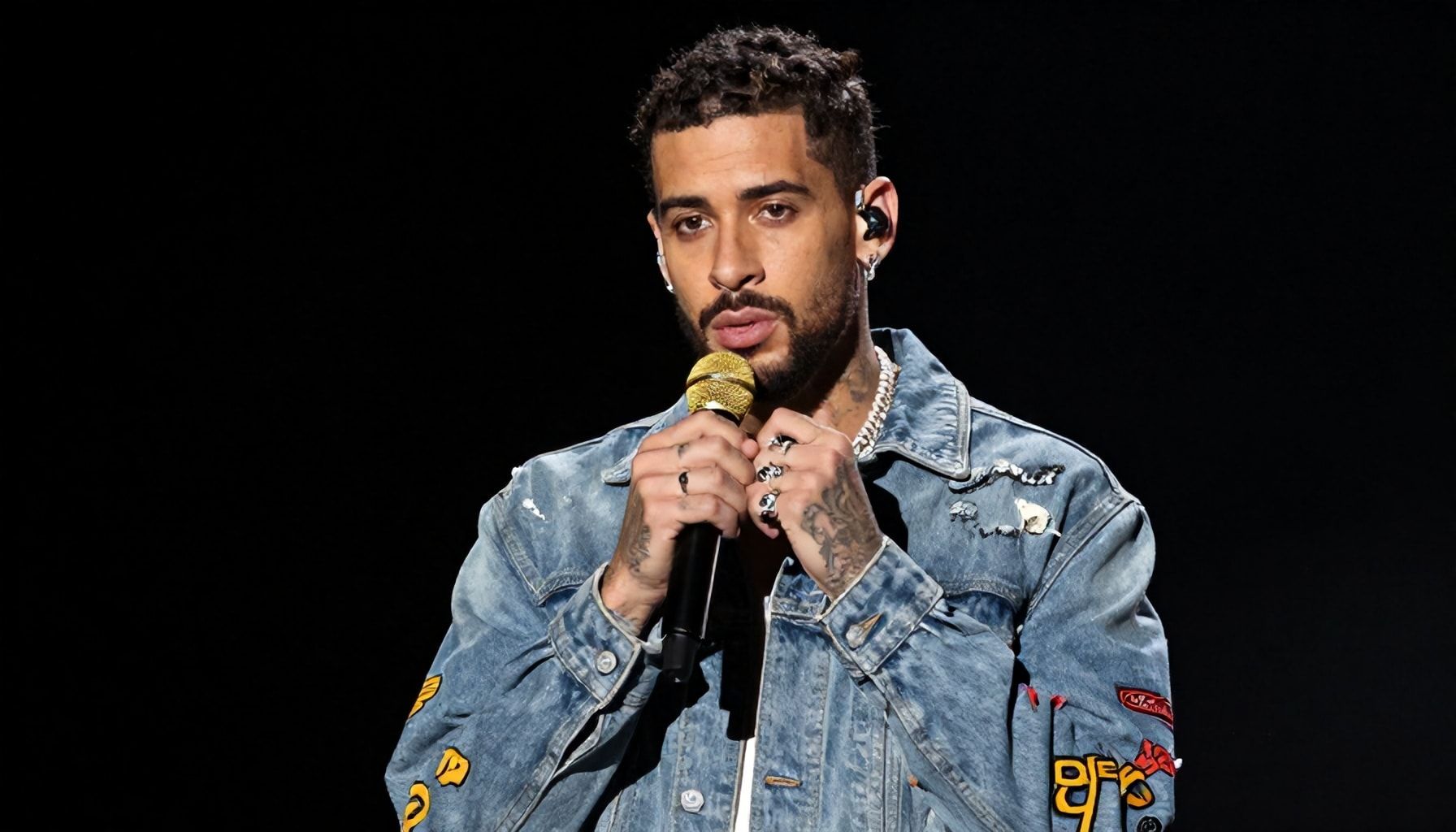 Scopri il successo di Bad Bunny a Milano: energia, musica e un’esperienza unica 4 La verità su come Bad Bunny unisce cultura latina e italiana in un’esperienza unica*